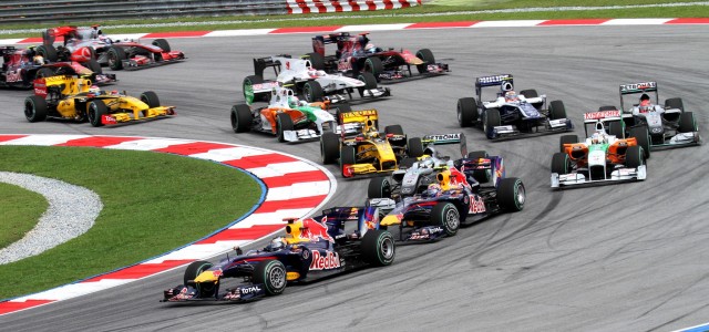 2010 Malaysian GP opening lap 640x300